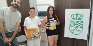 Libros de Gloria Fuertes para premiar el ingenio de niñas y niños en el concurso de microcuentos y poemas